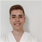 Soy un fisioterapeuta con inquietudes que van más allá de la fisioterapia, al que siempre le ha interesado la docencia.